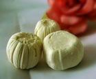 送上一份供品，有祝福，也有深深的回忆